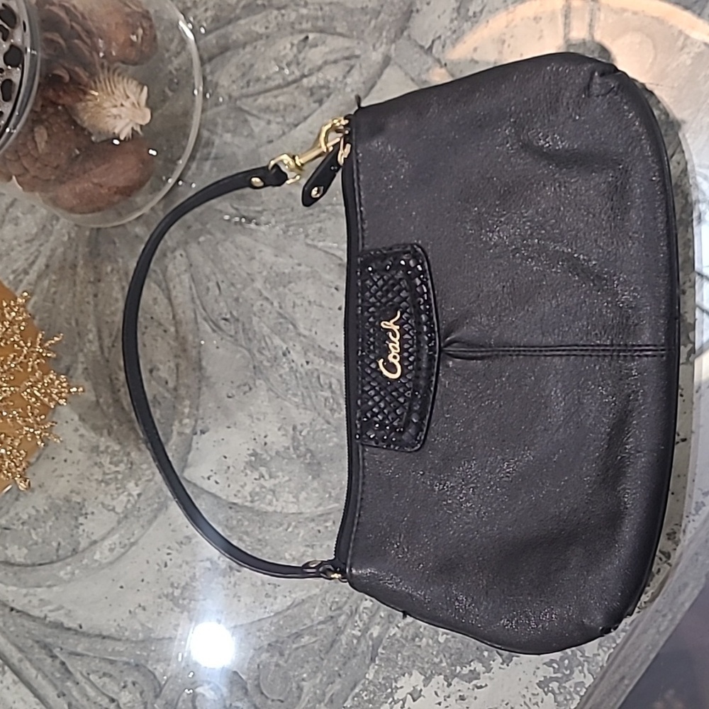 COACH WOMEN'S BLACK LEATHER LARGE WRISTLET BAG NWOT